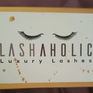 *NEW* Lashaholic Luxury Lashes